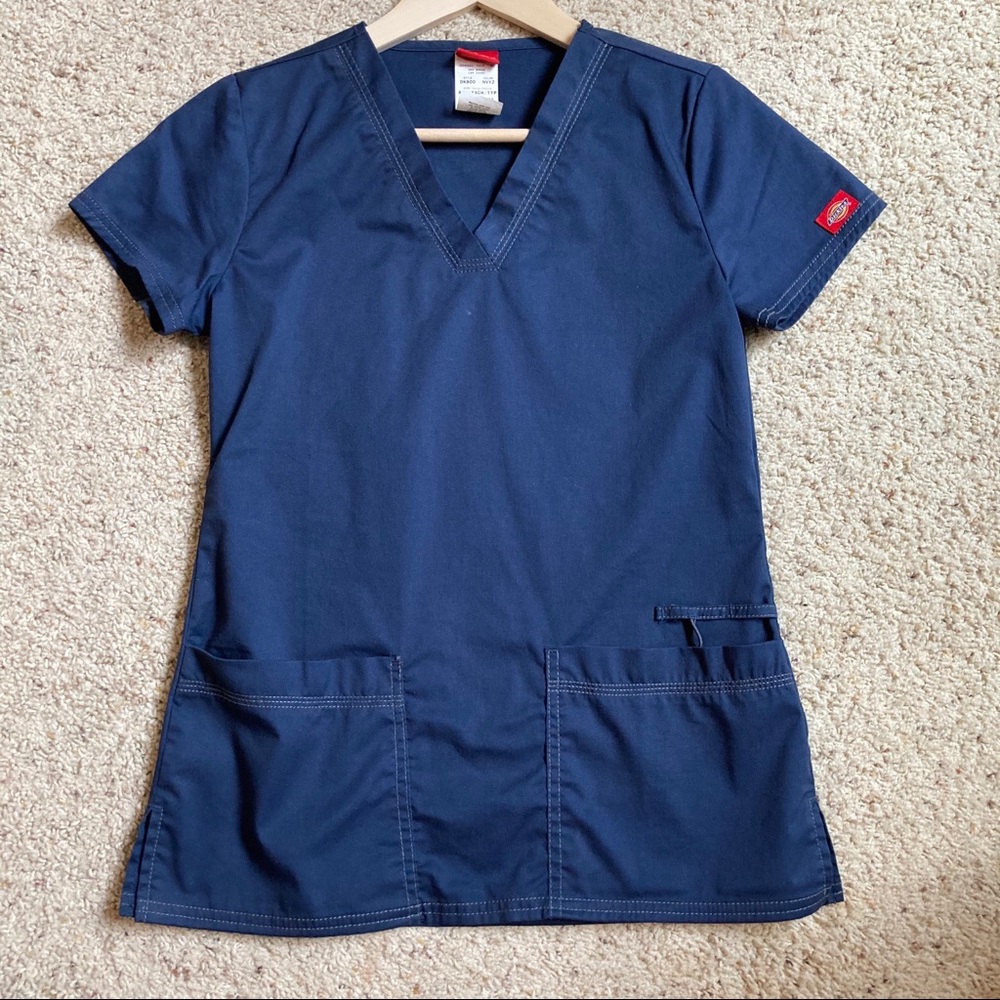 Dickies Women’s navy scrub top XXS